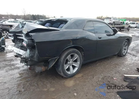 2018 Dodge Challenger Sxt z USA, uszkodzony, nr VIN 2C3CDZAG7JH317860